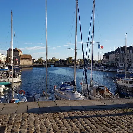 Rosalie 住宿加早餐酒店 费奎弗洛尔·埃奎安维尔